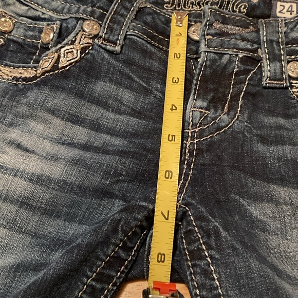 Miss Me Crop Jeans - Picture 9 of 11